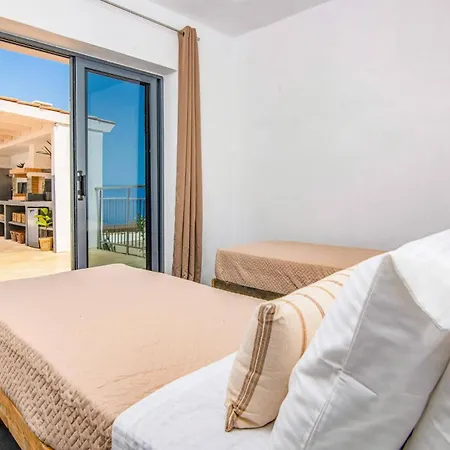 Kalomiras By * Skinária