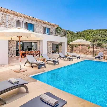 Kalomiras By וילה